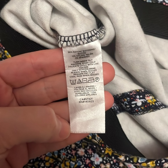 Loft floral skirt size medium - Picture 6 of 6